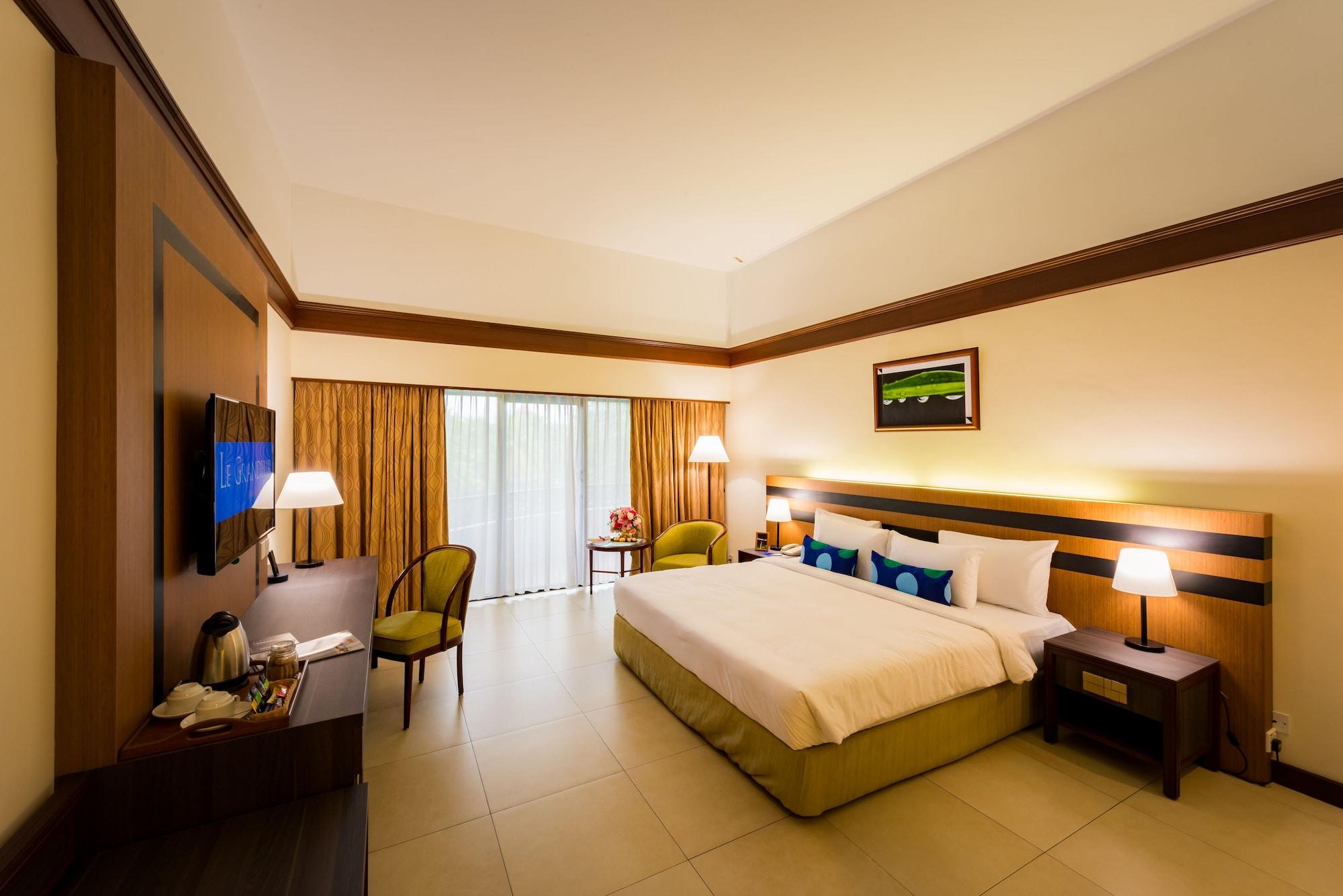 Le Grandeur Palm Resort Johor Kulai Esterno foto